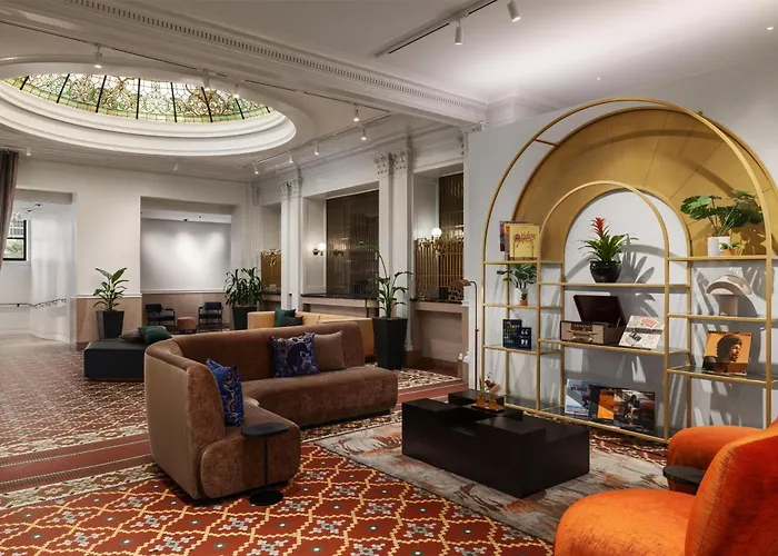 Hotel Savoy Kansas City, Tapestry Collection By Hilton